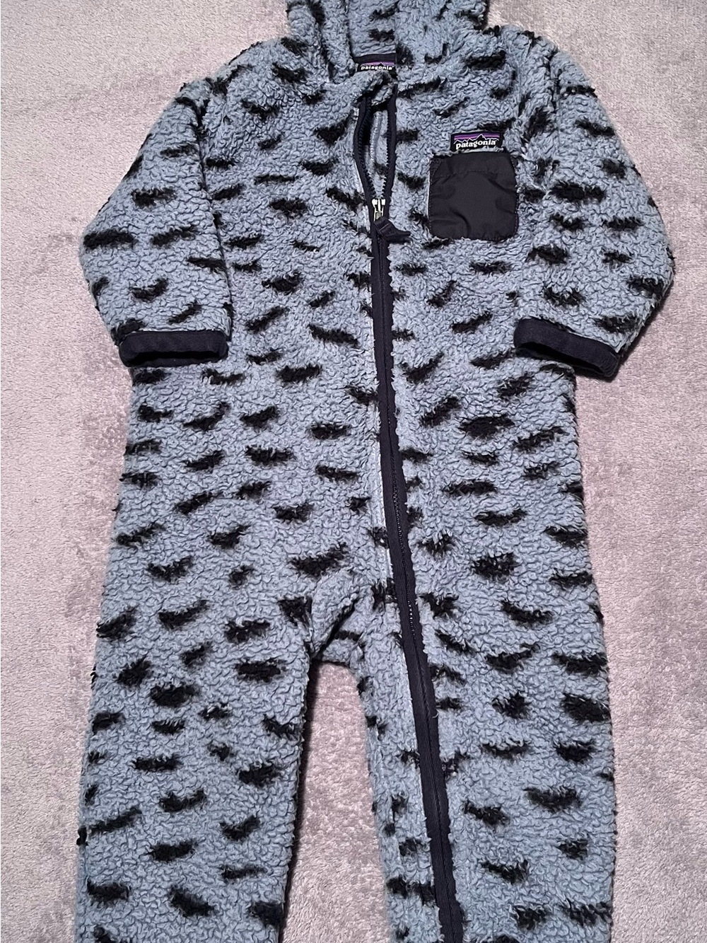 EUC 12-18M Patagonia Baby Furry Friends Fleece Bunting in Light Blue/Dot Print